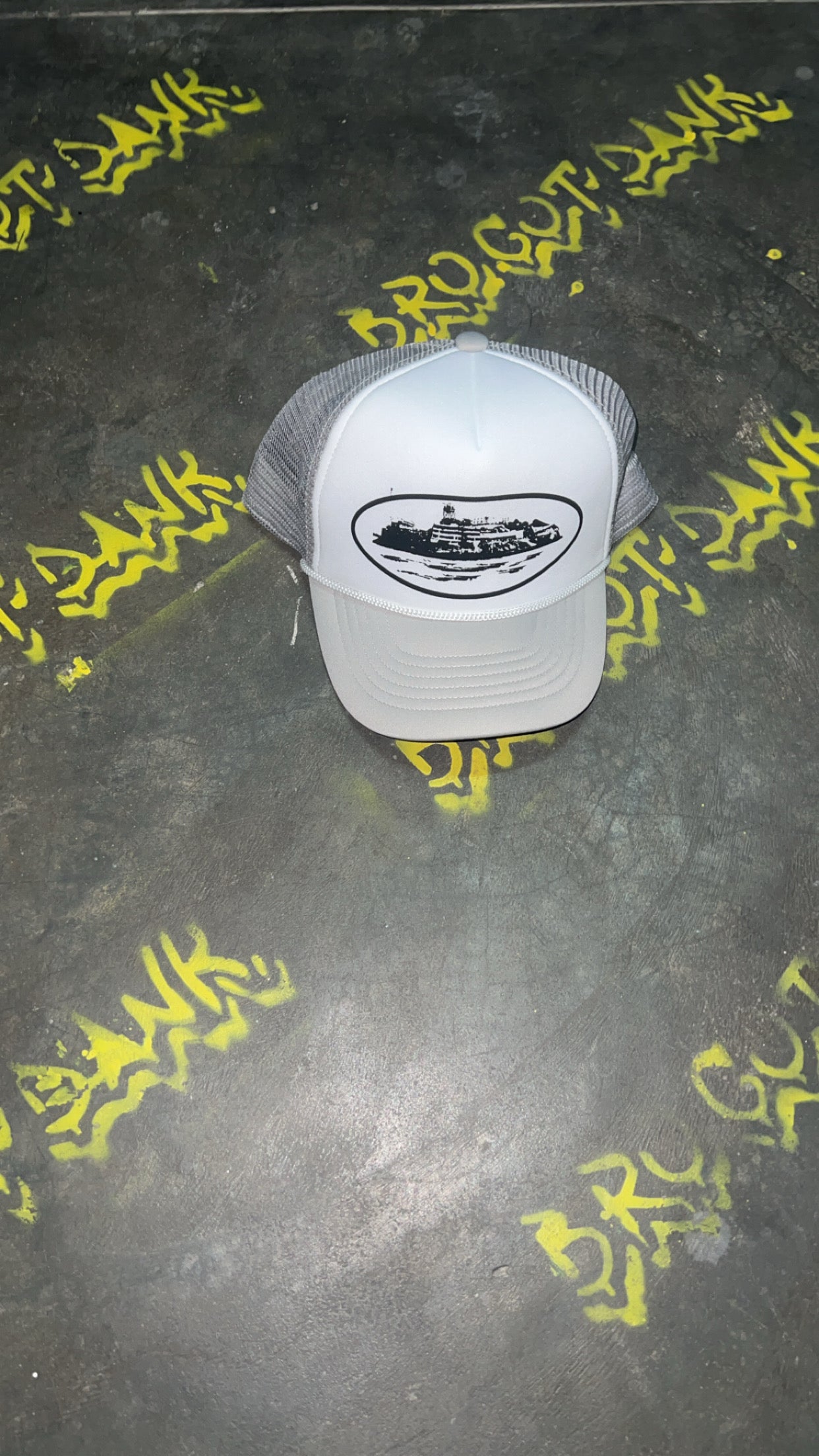 Corteiz Alcatraz Grey/White Trucker/Cap